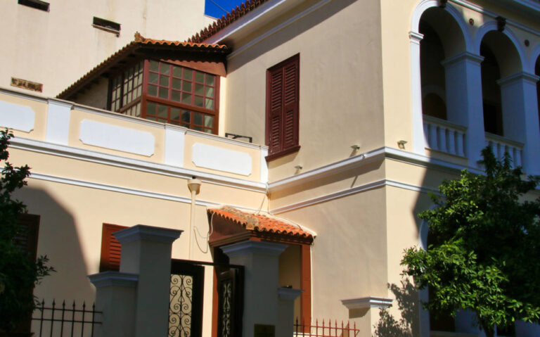 Ο καταραμένος έρωτας δύο νέων καλλιτεχνών και το στοιχειωμένο σπίτι στην Καλλιθέα