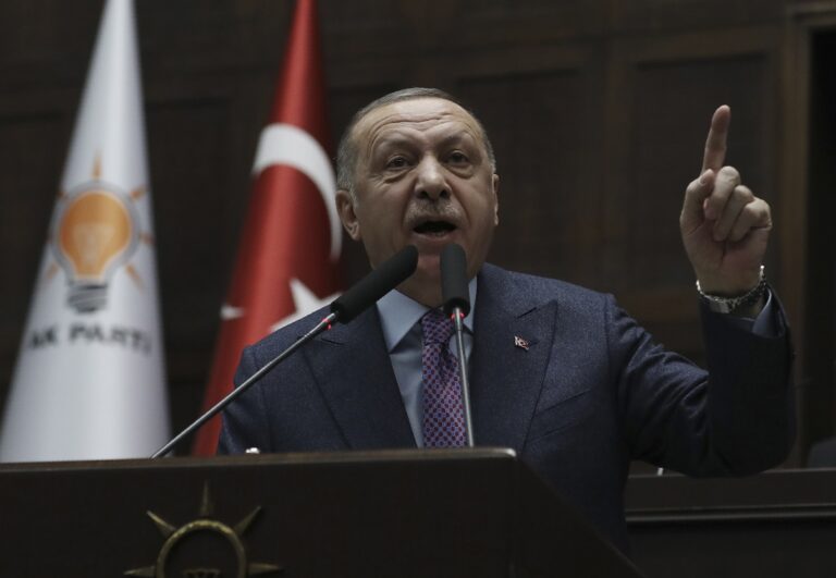 ΕΡΤΟΓΑΝ: Συγκρίνει τους Ναζί με τους Έλληνες