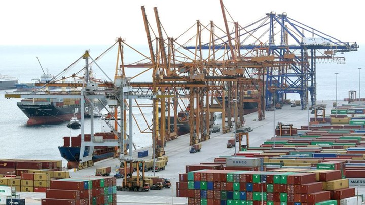 Πρώτος στη Μεσόγειο ο Πειραιάς στη διακίνηση containers