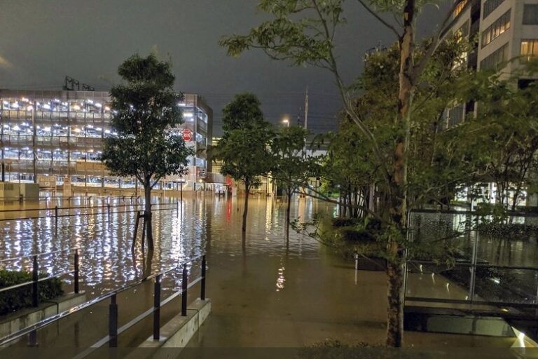 Φονικός τυφώνας με 18 νεκρούς σάρωσε την Ιαπωνία