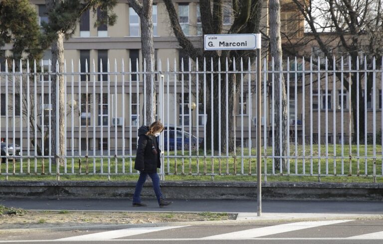 Σε καθεστώς καραντίνας η Βόρεια Ιταλία λόγω του θανατηφόρου ιού