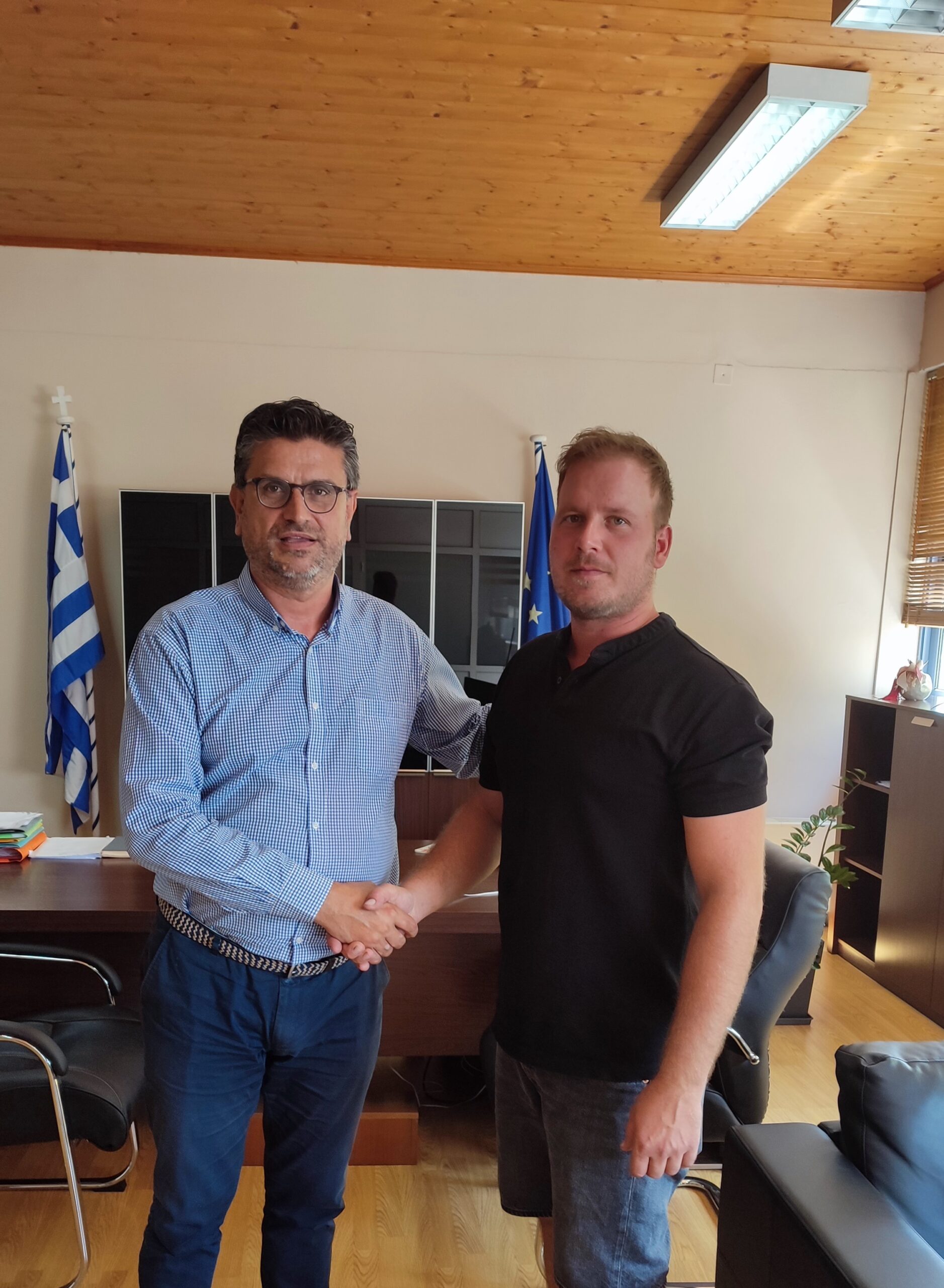 Ο Γιώργος Κράγκαρης στο πλευρό του Γιάννη Λέντζα