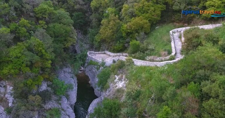 Αχέροντας ποταμός: Οι «πύλες του Άδη»