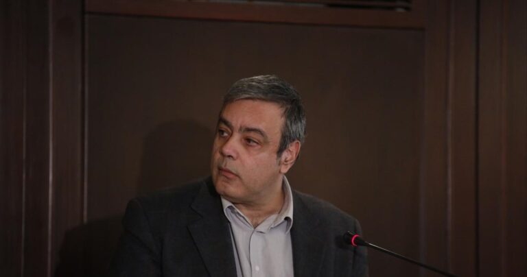 Βολές κατά Μητσοτάκη και Στουρνάρα από τον Χρ. Βεναρδάκη