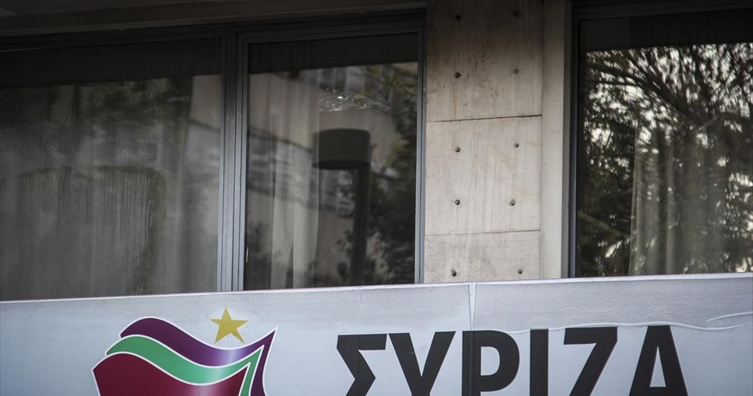 Επίθεση στα γραφεία του ΣΥΡΙΖΑ στα Εξάρχεια