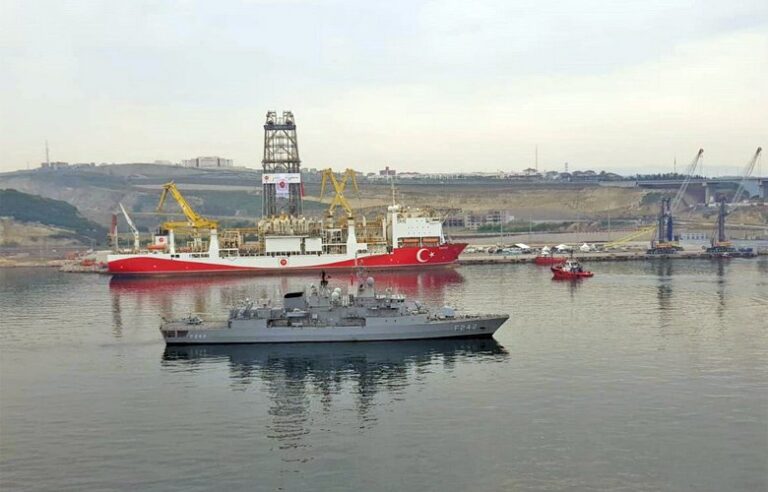 Με συνοδεία φρεγάτας κατεβαίνει το «Γιαβούζ» στην Κυπριακή ΑΟΖ (φωτογραφίες)