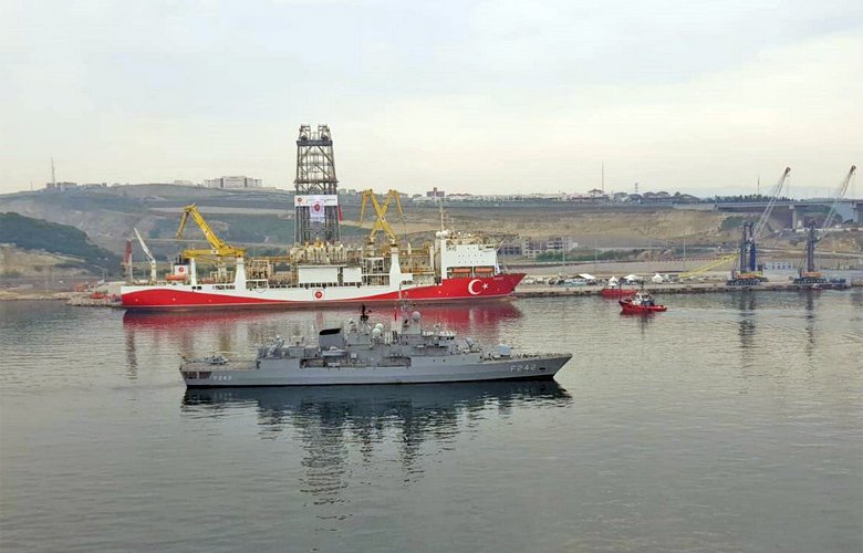 Με συνοδεία φρεγάτας κατεβαίνει το «Γιαβούζ» στην Κυπριακή ΑΟΖ (φωτογραφίες)