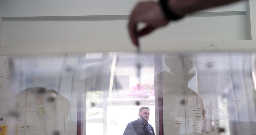 Opinion poll coinciding with Sunday's local govt elex keeps ND lead at 9% points over SYRIZA