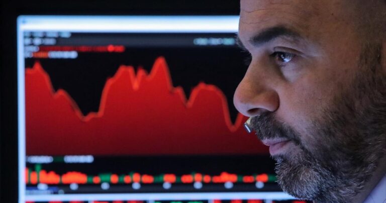 Oυκρανία: Η πρώτη έξοδος στις αγορές επί Ζελένσκι με διεθνές ομόλογο επταετούς διάρκειας