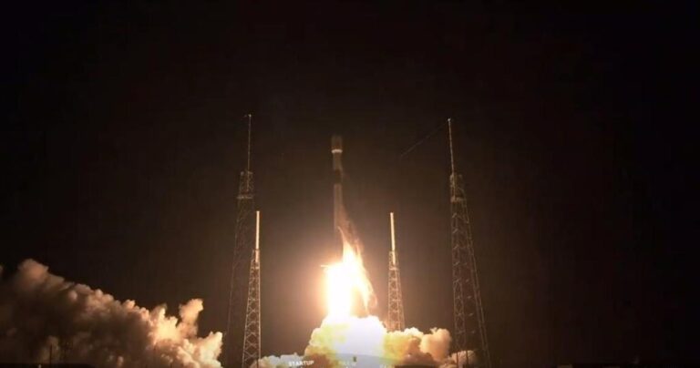 Starlink: Η SpaceX εκτόξευσε τους πρώτους 60 δορυφόρους της για παροχή Ίντερνετ