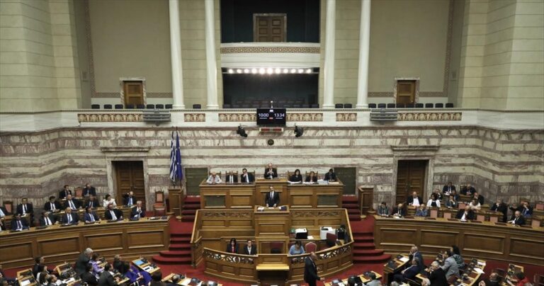 Τι προβλέπουν τα δύο φορολογικά ν/σ που προωθεί η κυβέρνηση