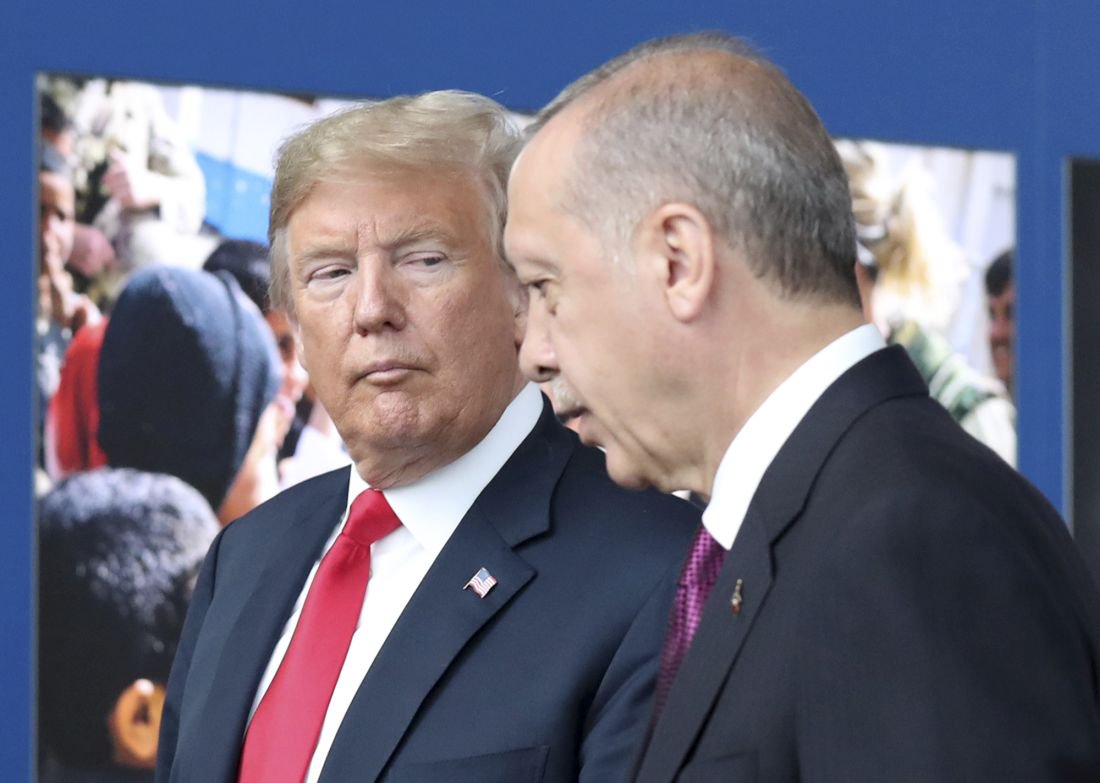 ΤΡΑΜΠ: "Θα πλήξω σκληρά την οικονομία της Τουρκίας αν δεν σεβαστεί τους κανόνες"