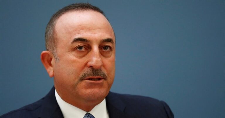 Τσαβούσογλου: "Πάρτε τους πρόσφυγες στις χώρες σας"
