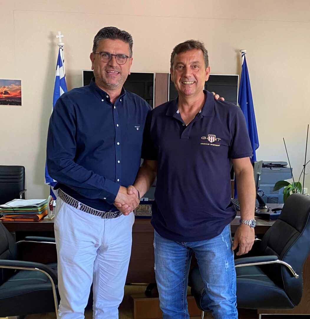 Ο Γιώργος Λάγαρης στο πλευρό του Γιάννη Λέντζα