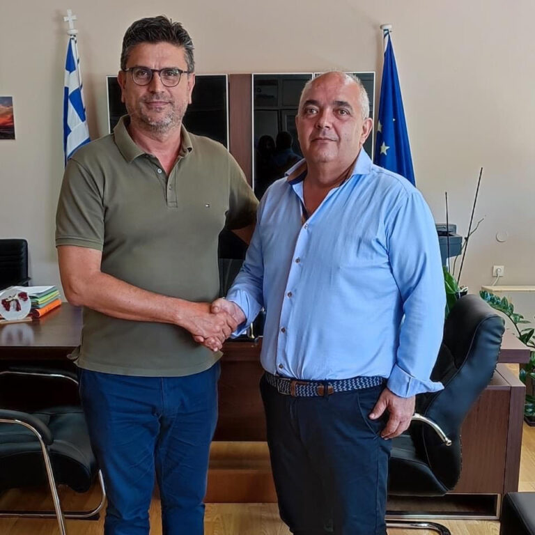 Ο Γιώργος Μπράβος στο πλευρό του Γιάννη Λέντζα