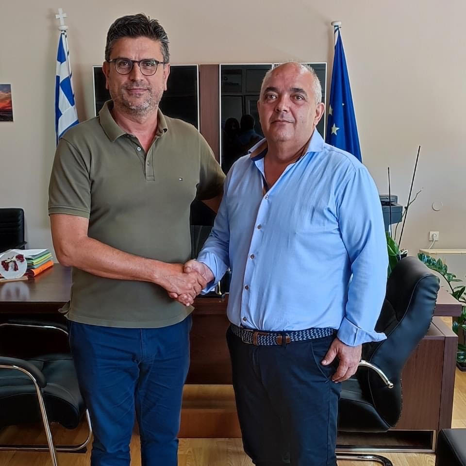 Ο Γιώργος Μπράβος στο πλευρό του Γιάννη Λέντζα