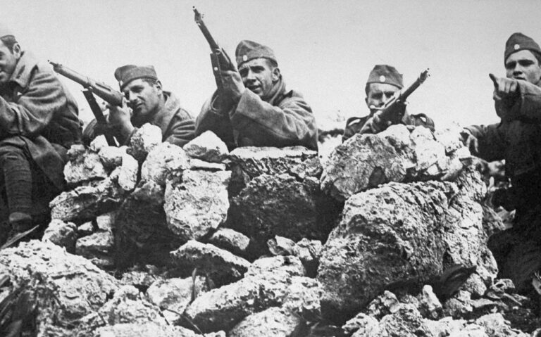 Η περιβόητη «Συμφωνία της Πλάκας» που θα έφερνε τη συμμαχική «Κιβωτό του Νώε»
