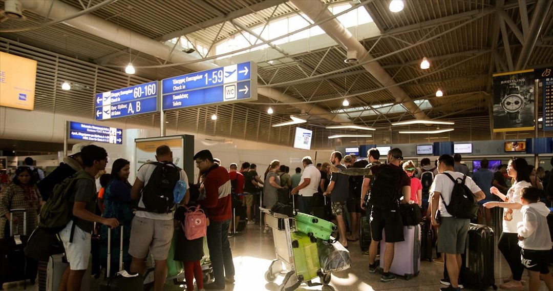 Υψηλές «πτήσεις» για τα αεροδρόμια της χώρας στο επτάμηνο