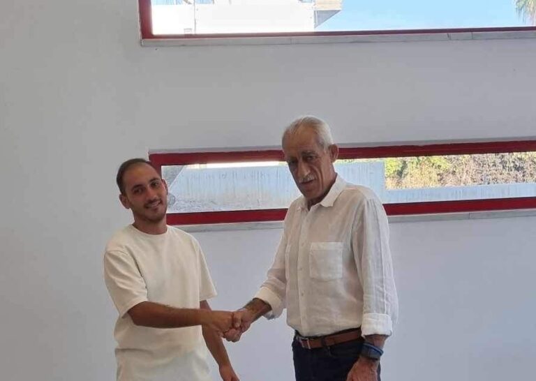 Υποψήφιος με τον Γιάννη Λυμπέρη και ο Άγγελος Ροδόπουλος!