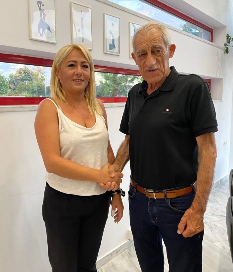 Η Δώρα Νοταρά- Λούντζη στο πλευρό του Γιάννη Λυμπέρη!