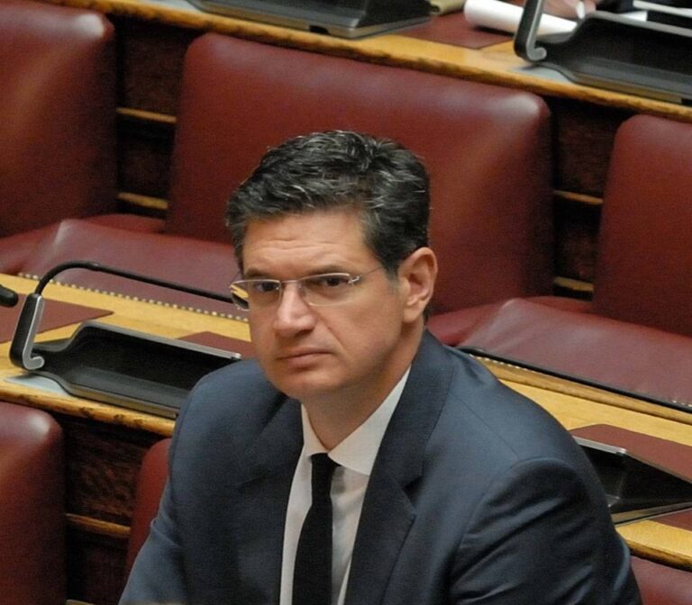 ΔΙΟΝΥΣΗΣ ΚΑΛΑΜΑΤΙΑΝΟΣ: "Χωρίς ουσιαστική στήριξη οι επαγγελματίες τουρισμού και εστίασης"